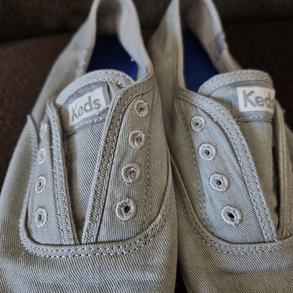 Keds Chillax Gray Slip-On Sneakers | Womens 6 - Picture 4 of 8